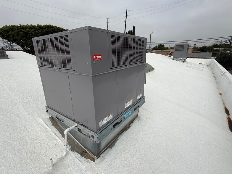 3605 E 8th St, Los Angeles, CA à louer - Photo de l’immeuble – Image 3 sur 22