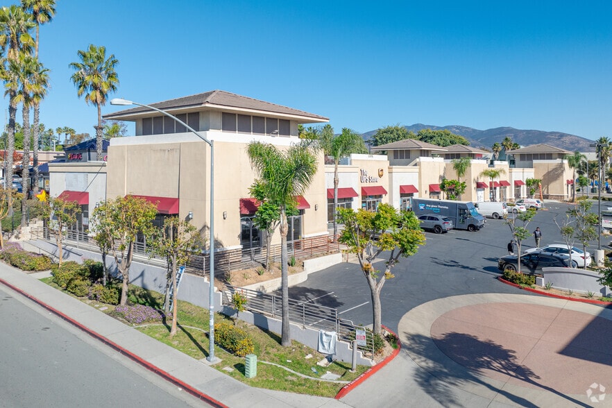 Otay Plaza portefeuille de 4 biens à vendre sur LoopNet.fr - Photo principale – Image 2 sur 3