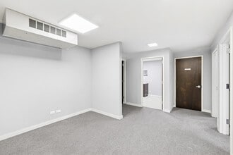 330 W 58th St, New York, NY à louer Photo intérieure– Image 2 sur 13