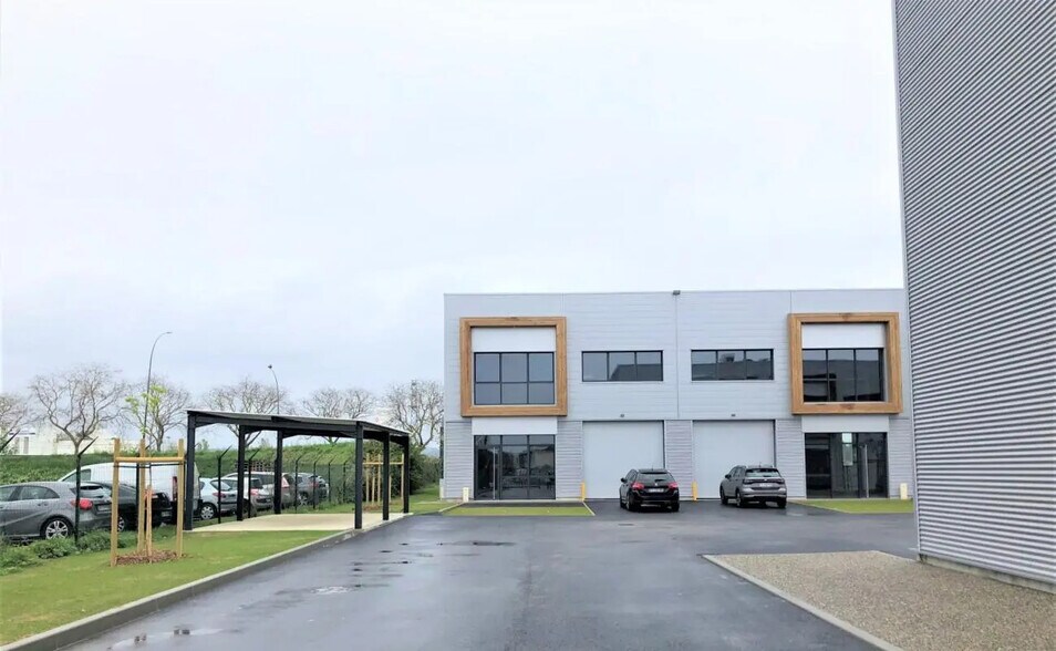 Local d’activités dans Toulouse à louer - Photo de l’immeuble – Image 3 sur 17