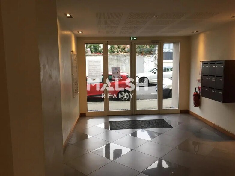Bureau dans Villeurbanne à vendre - Photo de l’immeuble – Image 2 sur 17