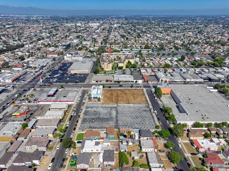 8701 S Western Ave, Los Angeles, CA à vendre - Photo de l’immeuble – Image 3 sur 9