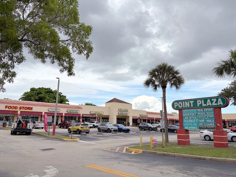 7118-7170 N Nob Hill Rd, Tamarac, FL à louer - Photo de l’immeuble – Image 1 sur 50