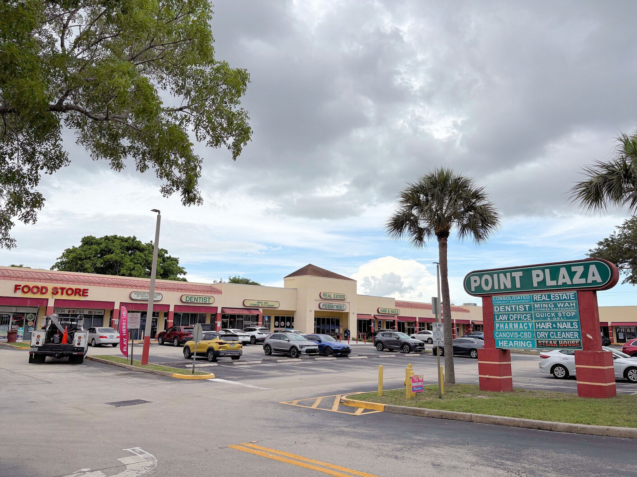 7118-7170 N Nob Hill Rd, Tamarac, FL à louer Photo de l’immeuble– Image 1 sur 51