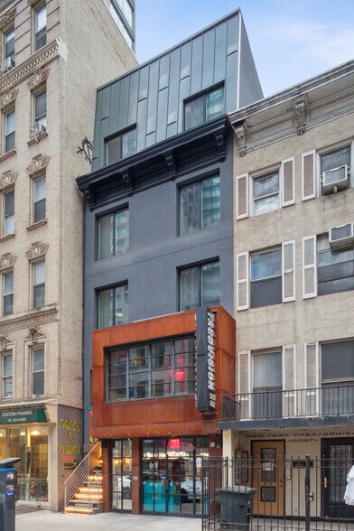 244 E 53rd St, New York, NY à vendre - Photo de l’immeuble – Image 2 sur 7