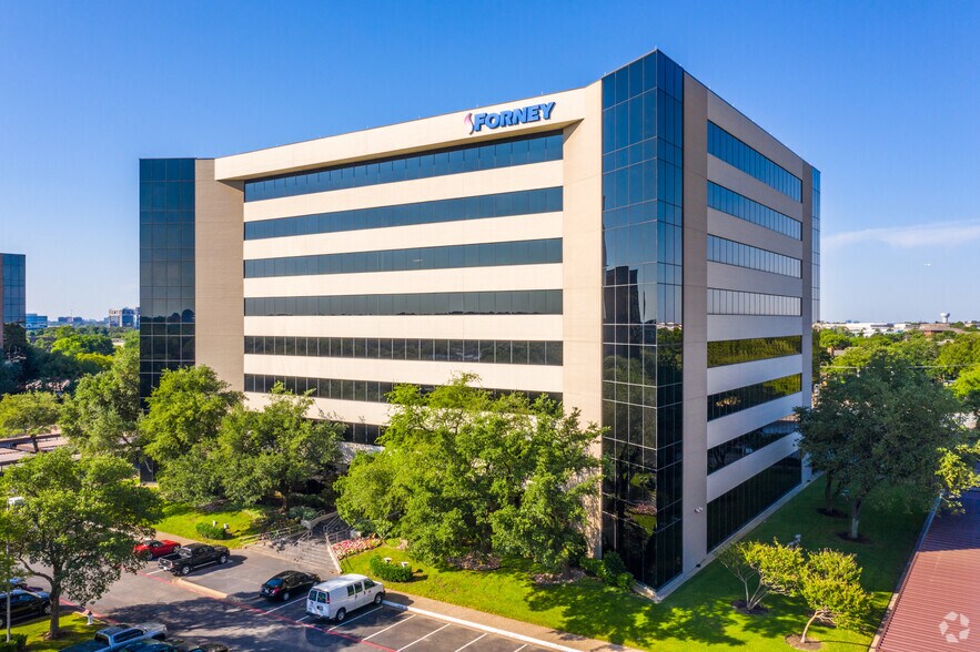 16479 Dallas Pky, Addison, TX à louer - Photo principale – Image 1 sur 10