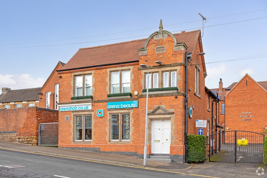 Duke St, Hucknall à louer - Photo de l’immeuble – Image 2 sur 2