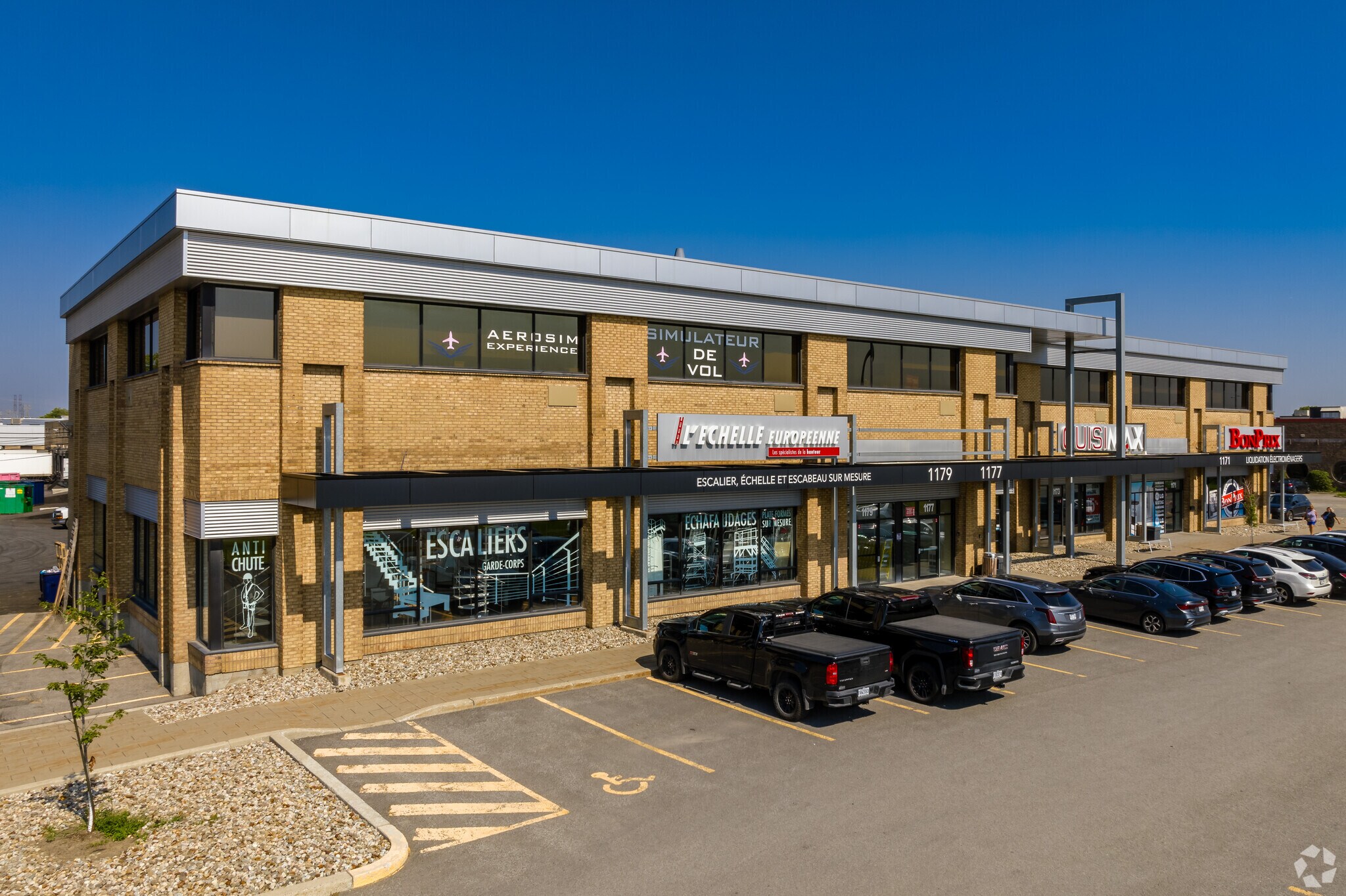 1151-1179 Autoroute 440, Laval, QC à louer Photo principale– Image 1 sur 9