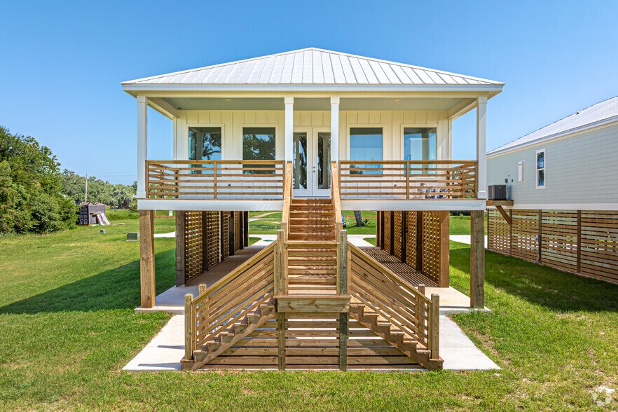 534 Beach Dr, Gulfport, MS à vendre - Photo de l’immeuble – Image 2 sur 21
