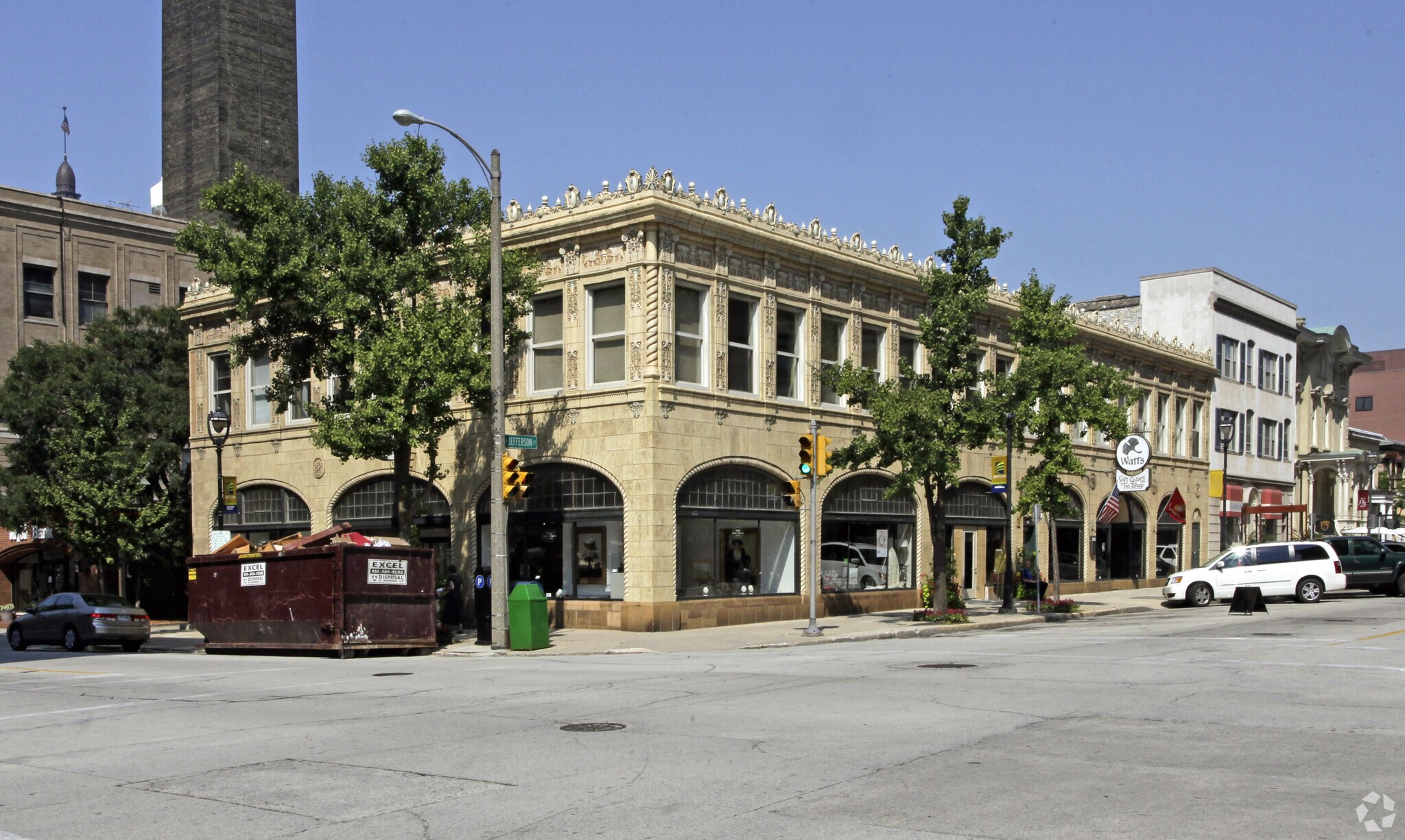 751-761 N Jefferson St, Milwaukee, WI à louer Photo de l’immeuble– Image 1 sur 5