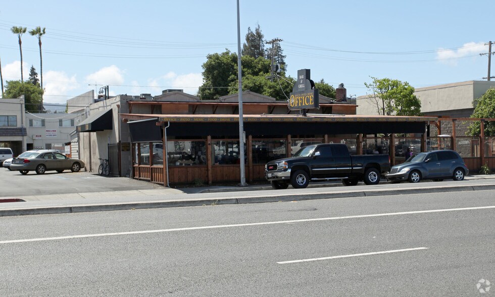 1748 El Camino Real, San Carlos, CA à vendre - Photo principale – Image 3 sur 3