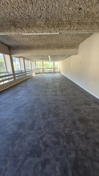 Local commercial dans La Baule-Escoublac à louer - Photo intérieure – Image 3 sur 9