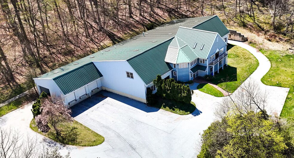 2 Brewery Ln, Elverson, PA à vendre - Photo de l’immeuble – Image 3 sur 27