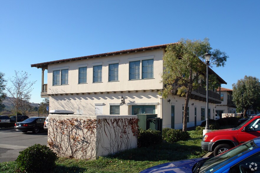 27123 Calle Arroyo, San Juan Capistrano, CA à louer - Photo de l’immeuble – Image 3 sur 9