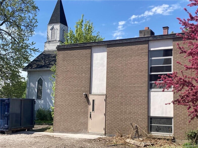 116 Broad St, Tonawanda, NY à vendre - Photo de l’immeuble – Image 3 sur 15