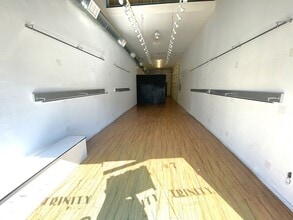 951 Crocker St, Los Angeles, CA à louer Photo intérieure– Image 2 sur 8