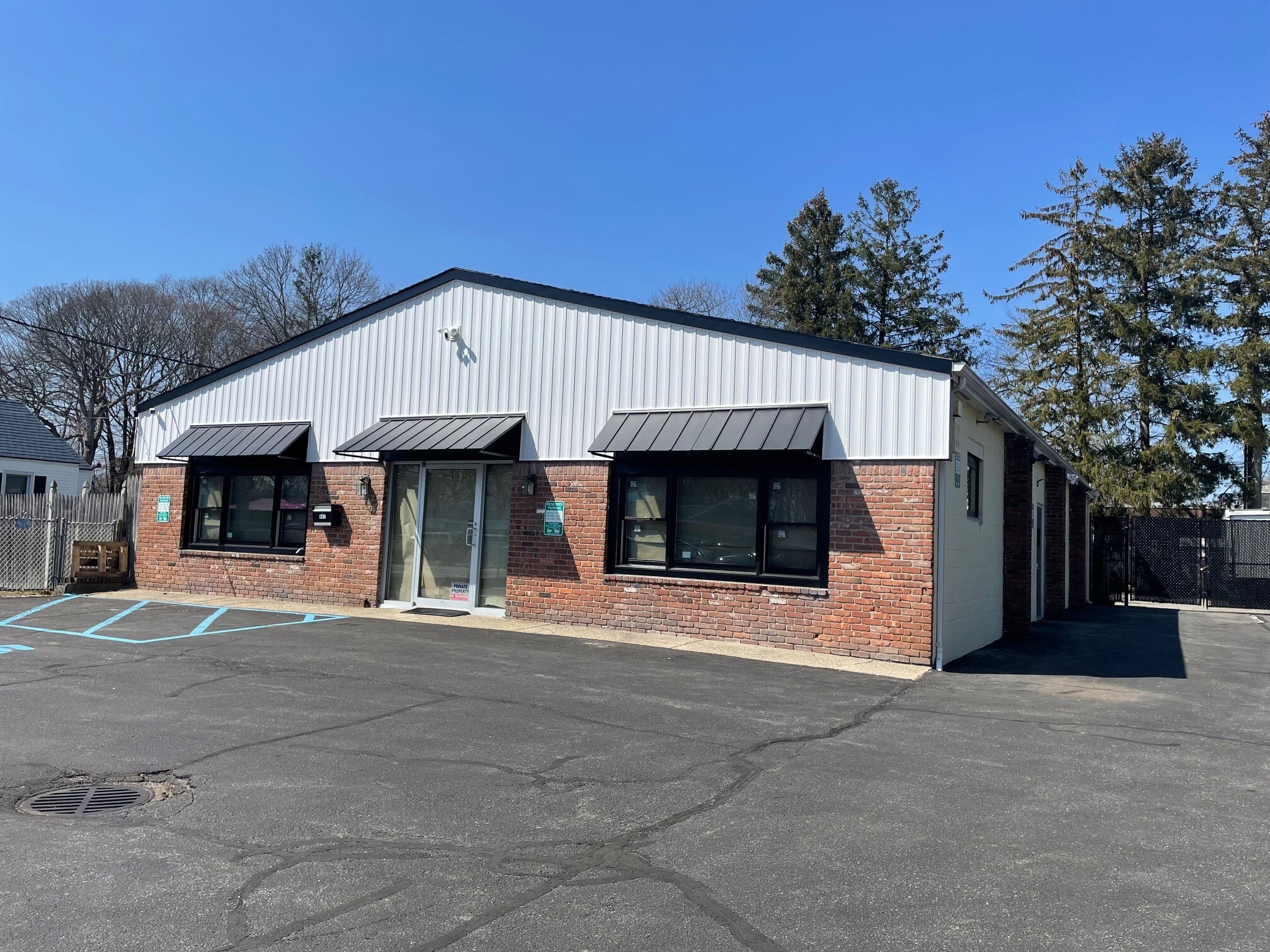 887 Church St, Bohemia, NY à louer Photo principale– Image 1 sur 4