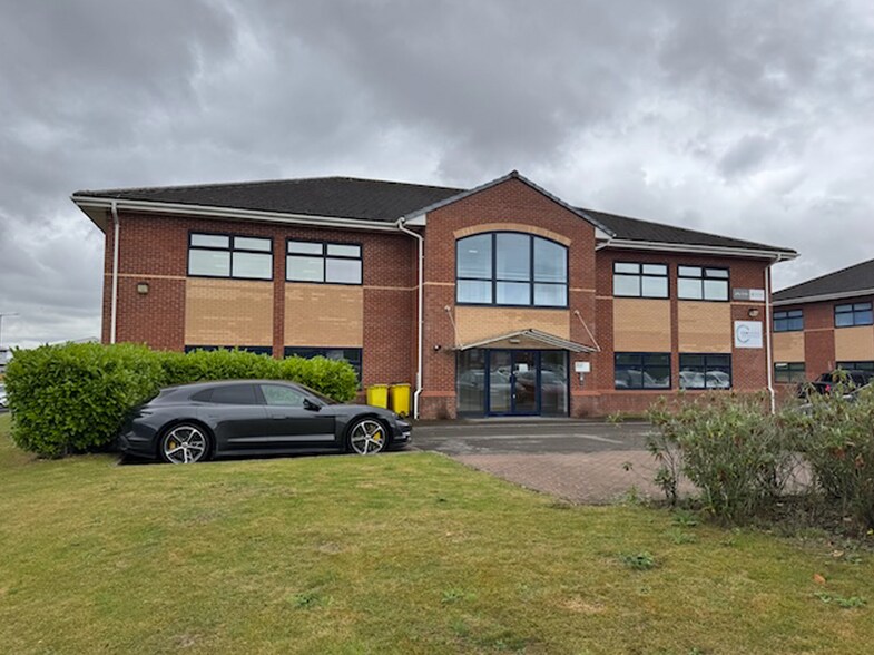 Lakhpur Ct, Stafford à louer - Photo principale – Image 1 sur 3