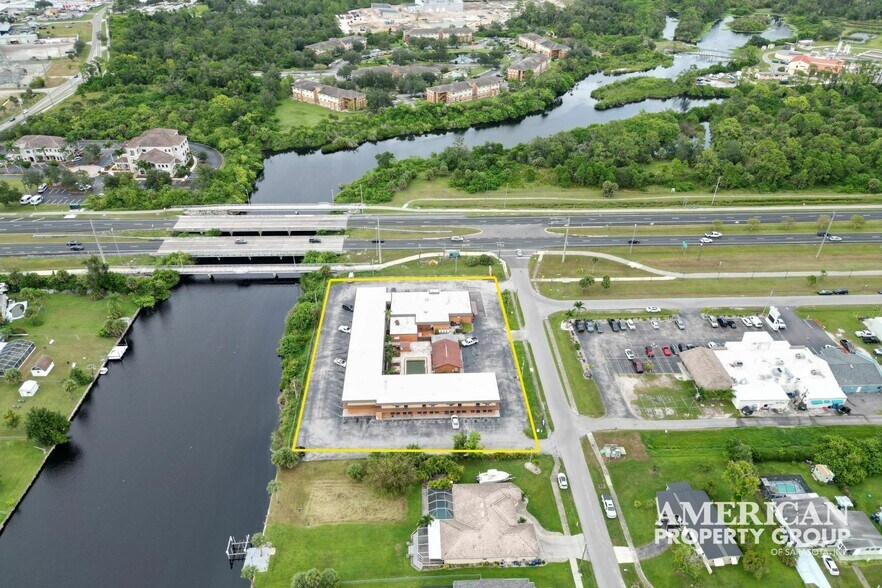 14000 Tamiami Trl, North Port, FL à vendre - Photo de l’immeuble – Image 3 sur 23