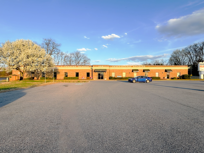 1667 Crofton Ctr, Crofton, MD à louer - Photo de l’immeuble – Image 1 sur 6
