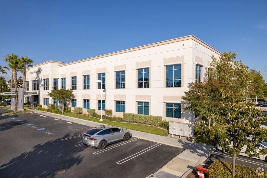 22 Odyssey, Irvine, CA à vendre - Photo de l’immeuble – Image 2 sur 9