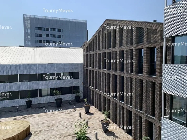 Bureau dans Bordeaux à louer - Photo de l’immeuble – Image 1 sur 12