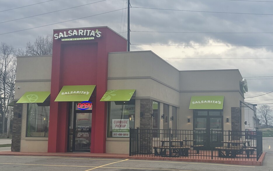 Salsarita's-3 Restaurant Portfolio portefeuille de 2 biens à vendre sur LoopNet.fr - Photo principale – Image 1 sur 3