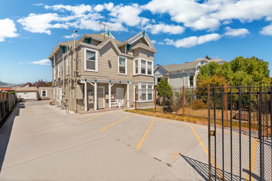 1062 60th St, Oakland, CA à vendre - Photo de l’immeuble – Image 2 sur 27