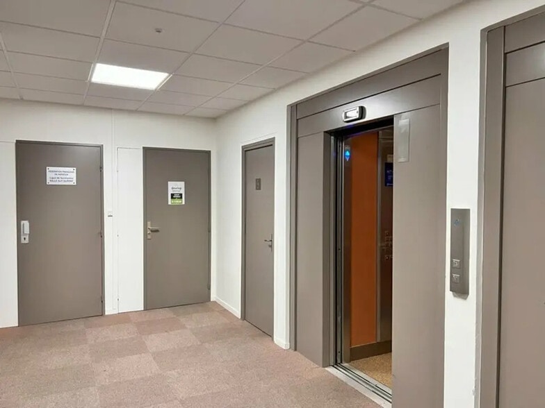 Bureau dans Caen à louer - Photo de l’immeuble – Image 1 sur 7