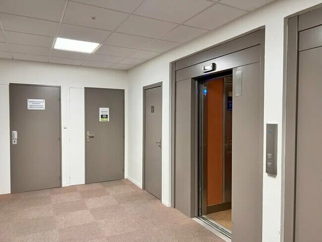 Plus de détails pour Bureau à louer