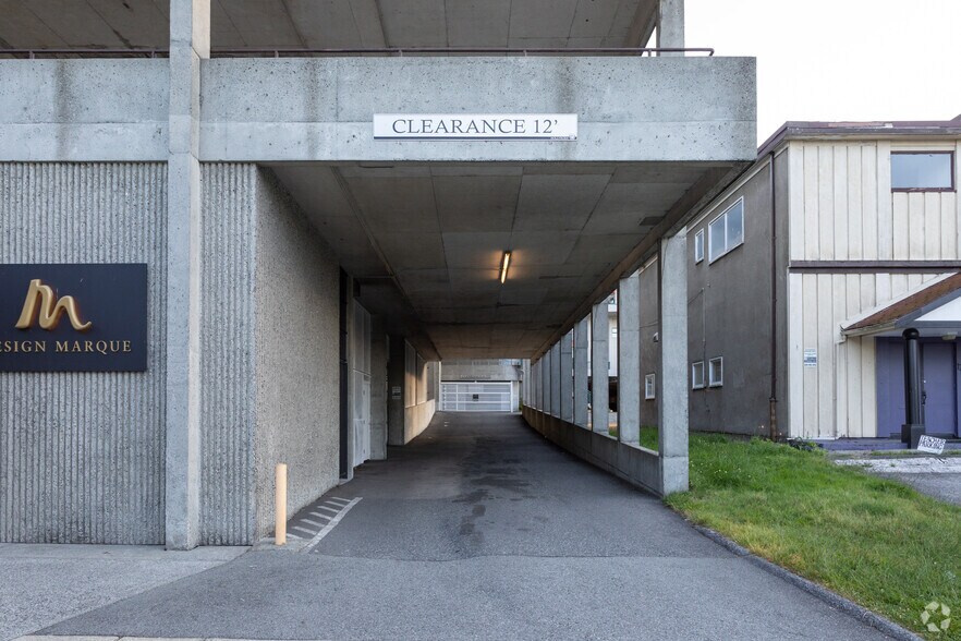 1775-1785 Bellevue Ave, West Vancouver, BC à louer - Photo de l’immeuble – Image 3 sur 9