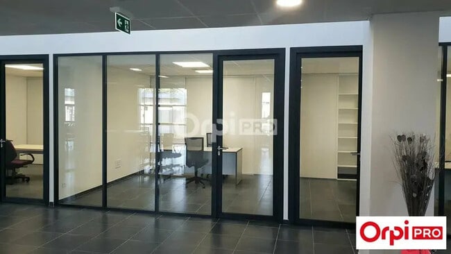 Plus de détails pour Bureau à louer