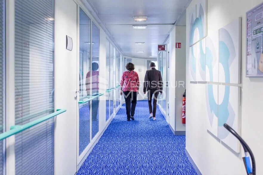 Bureau dans Courbevoie à louer - Photo de l’immeuble – Image 3 sur 6