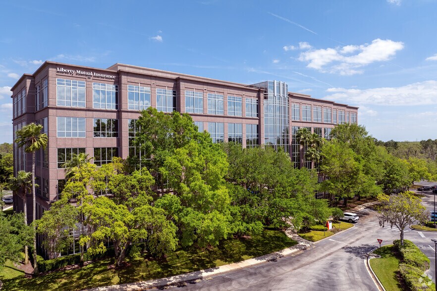 610 Crescent Executive Ct, Lake Mary, FL à louer - Photo principale – Image 1 sur 7