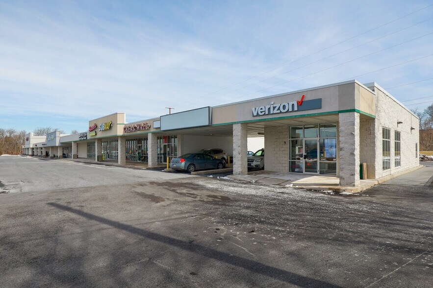 3777 Peters Mountain Rd, Halifax, PA à louer - Photo de l’immeuble – Image 1 sur 1
