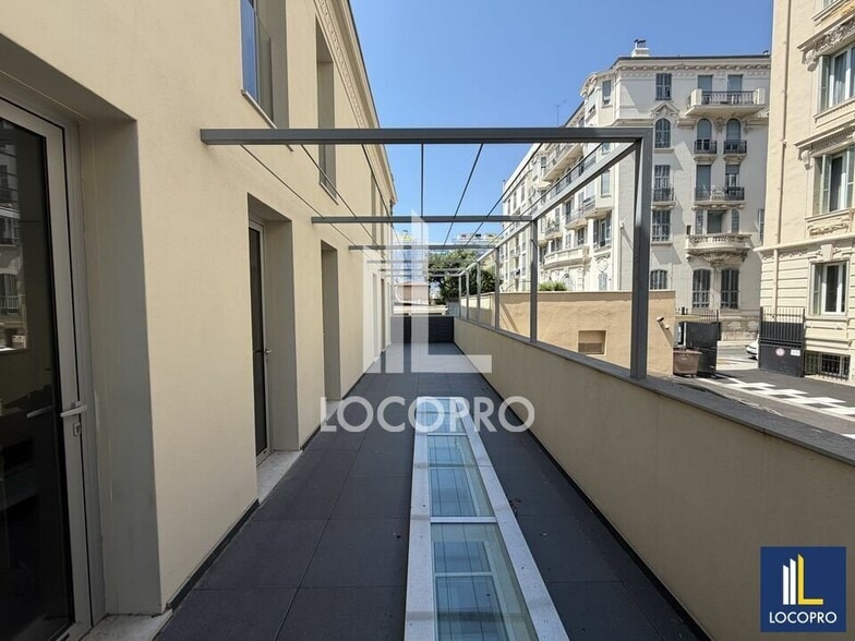 Bureau dans Nice à vendre - Photo de l’immeuble – Image 3 sur 11