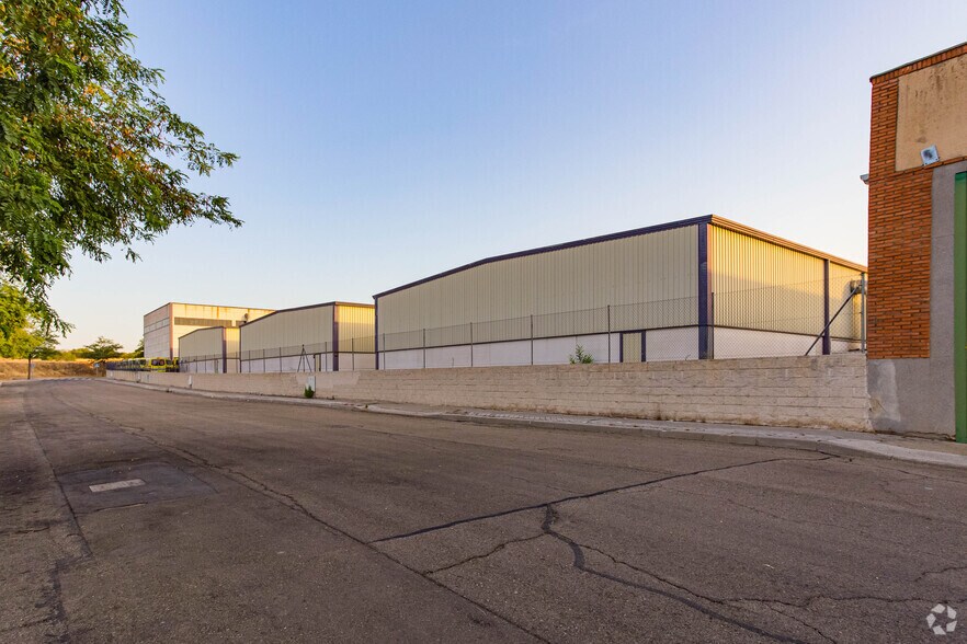 Calle Valencia de Don Juan, 25, Fuenlabrada, Madrid à louer - Photo de l’immeuble – Image 3 sur 4