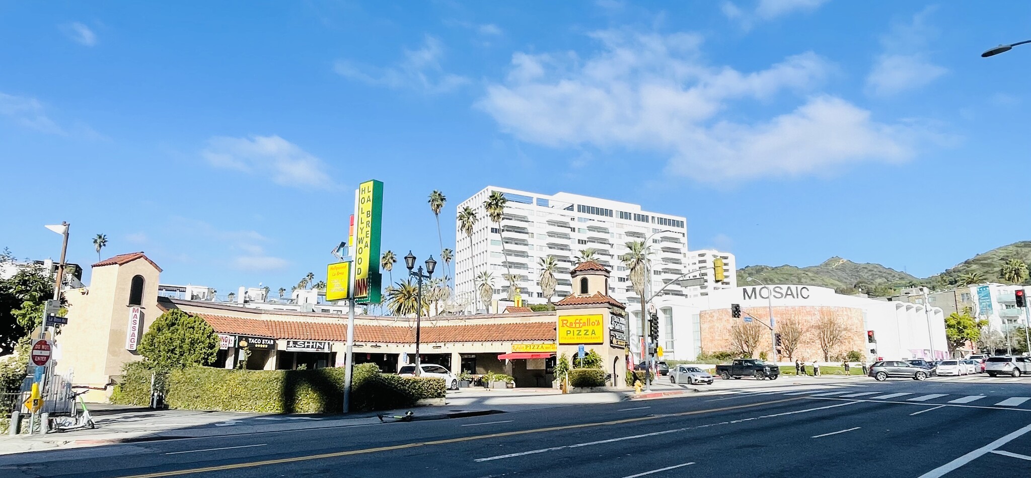 1651-1657 N La Brea Ave, Los Angeles, CA à vendre Photo de l’immeuble– Image 1 sur 6