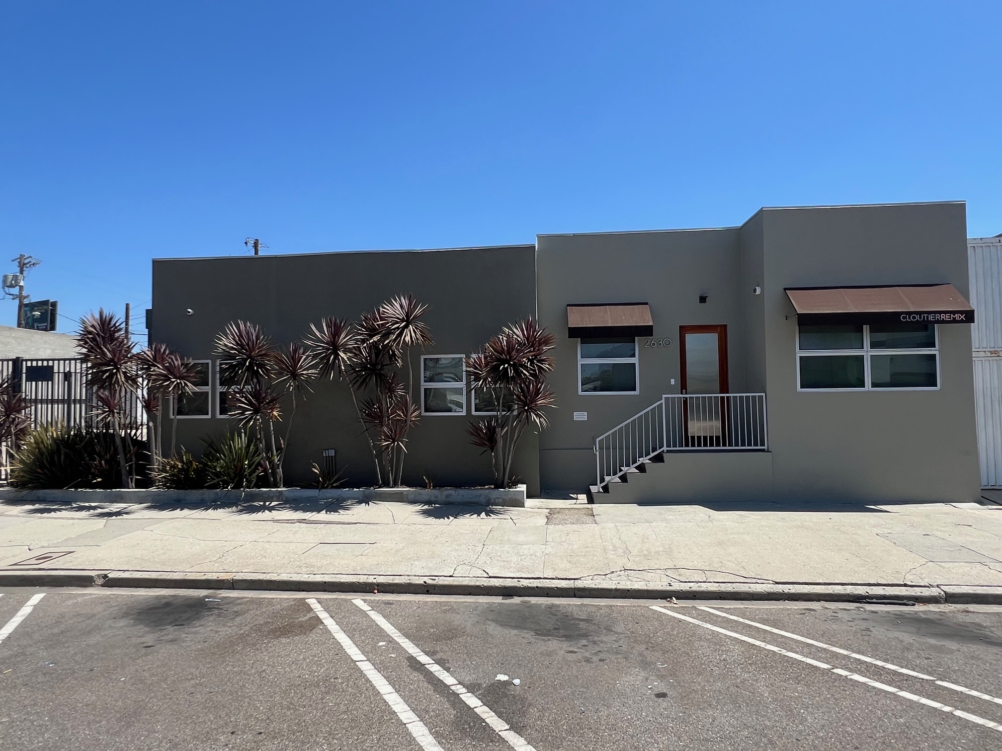 2630-2634 La Cienega Ave, Los Angeles, CA à louer Photo de l’immeuble– Image 1 sur 19