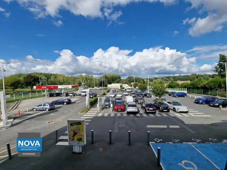 Local commercial dans Le Thillay à louer - Aérien – Image 3 sur 3