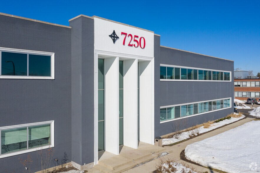 7250 N Cicero Ave, Lincolnwood, IL à louer - Photo de l’immeuble – Image 2 sur 6