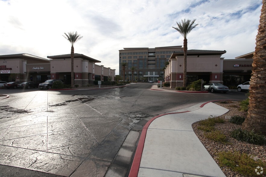 6315 S Rainbow Blvd, Las Vegas, NV à louer - Photo principale – Image 2 sur 14