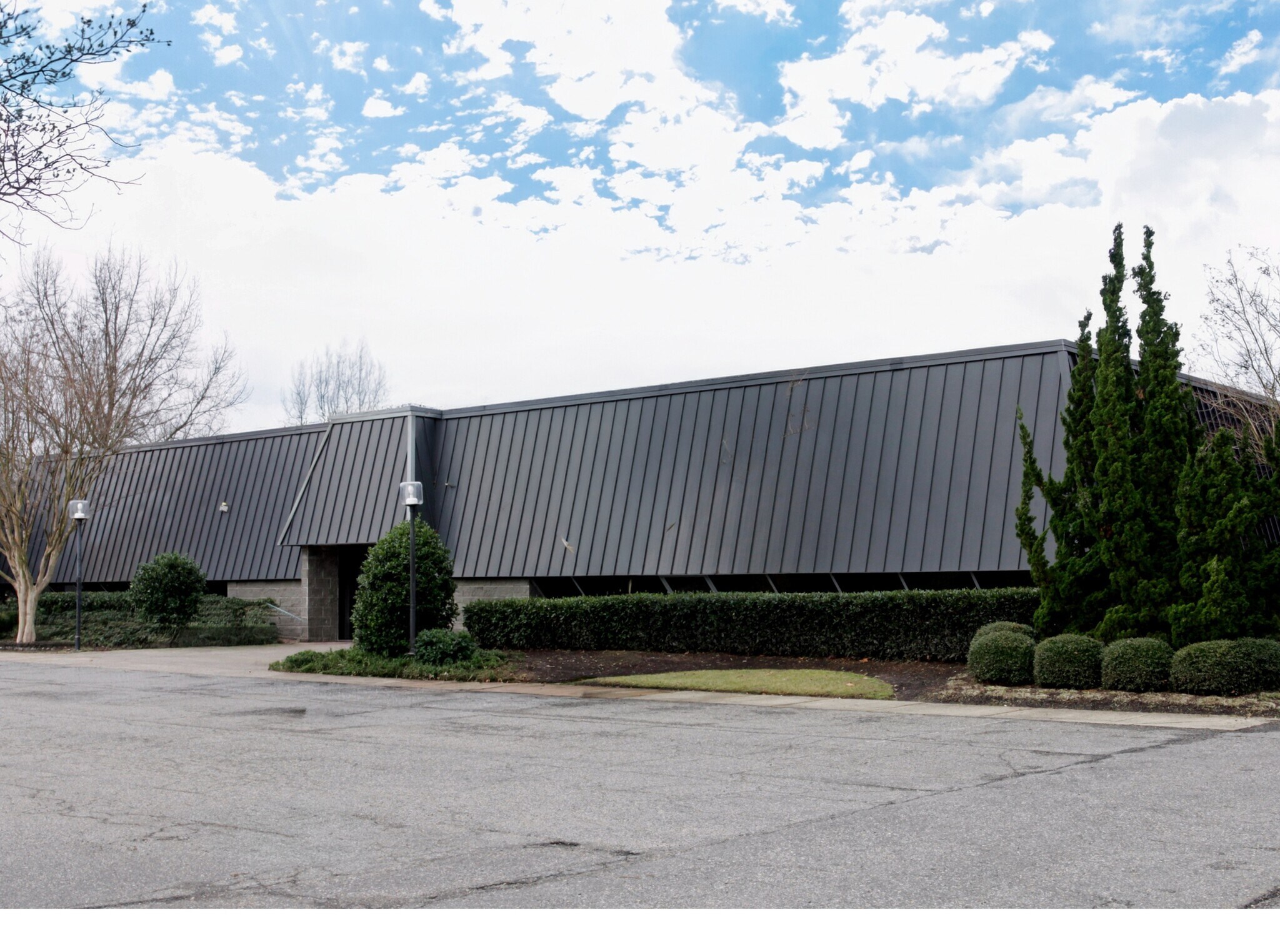 736 Thimble Shoals Blvd, Newport News, VA à vendre Photo de l’immeuble– Image 1 sur 6