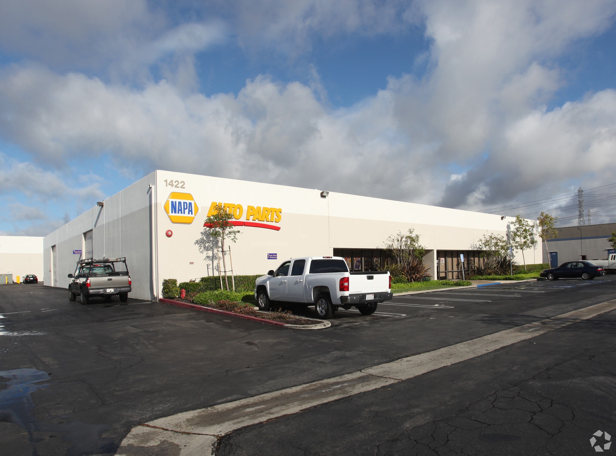 1422-1424 N Batavia St, Orange, CA à louer Photo principale– Image 1 sur 5