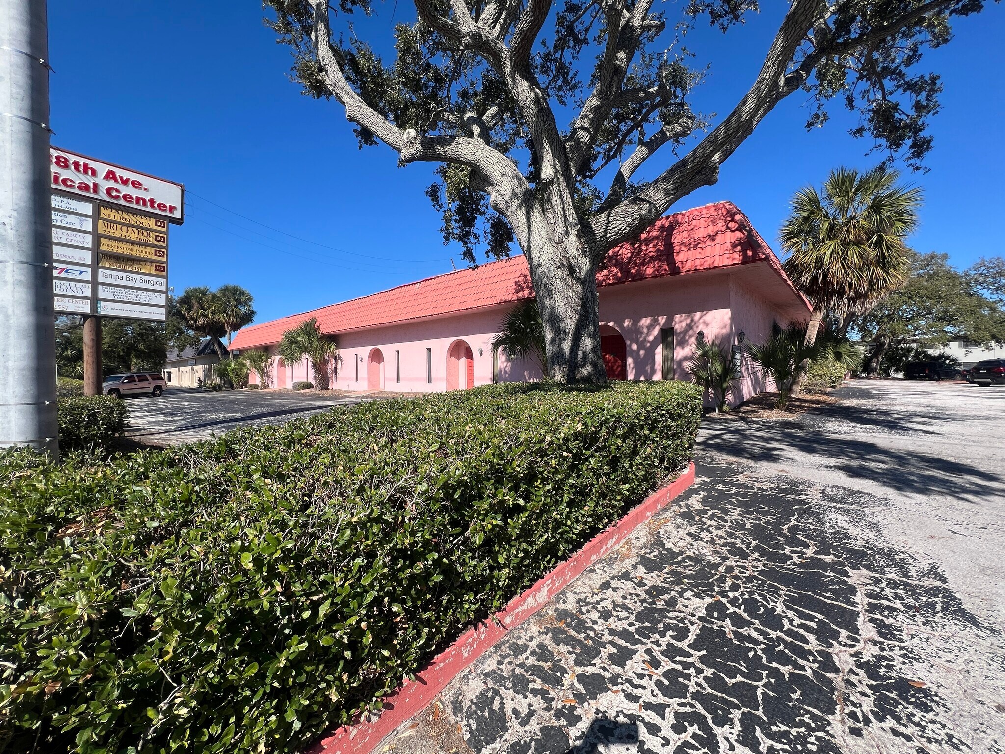 6449 38th Ave, Saint Petersburg, FL à louer Photo principale– Image 1 sur 18