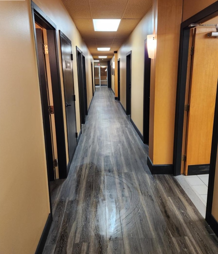 2922 Glen Dr, Coquitlam, BC à louer Photo intérieure– Image 1 sur 7