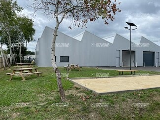 Plus de détails pour Local d'activités à louer