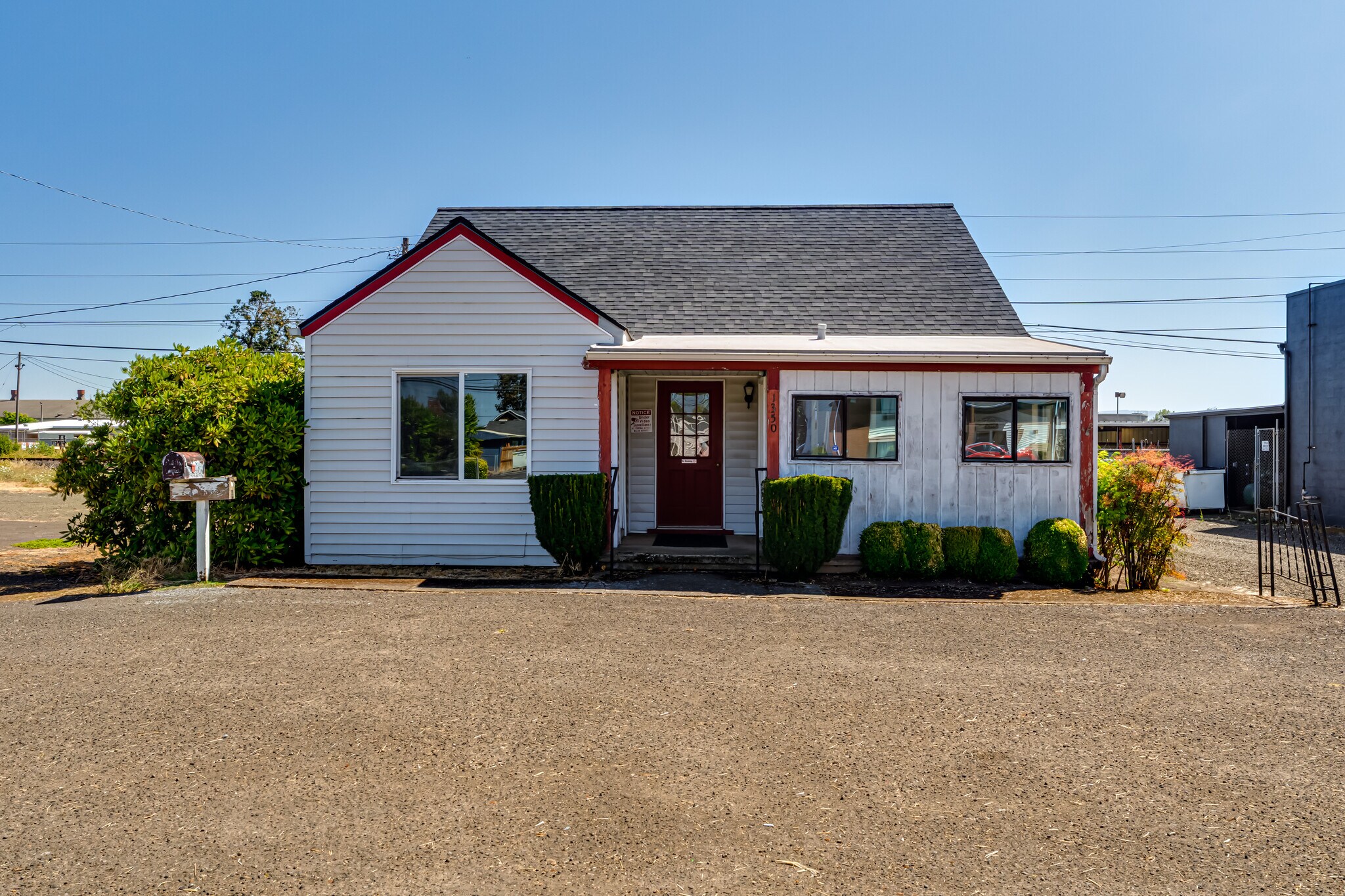 1350 Ivy St, Junction City, OR à vendre Photo principale– Image 1 sur 12