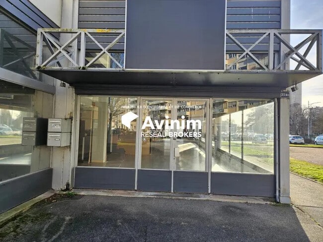 Plus de détails pour Local commercial à vendre