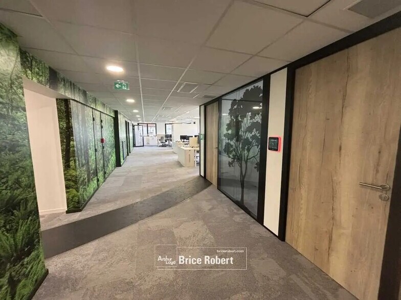 Bureau dans Lyon à louer - Photo de l’immeuble – Image 2 sur 9